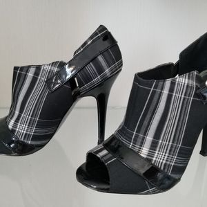 White house black market ankle open toed shoes